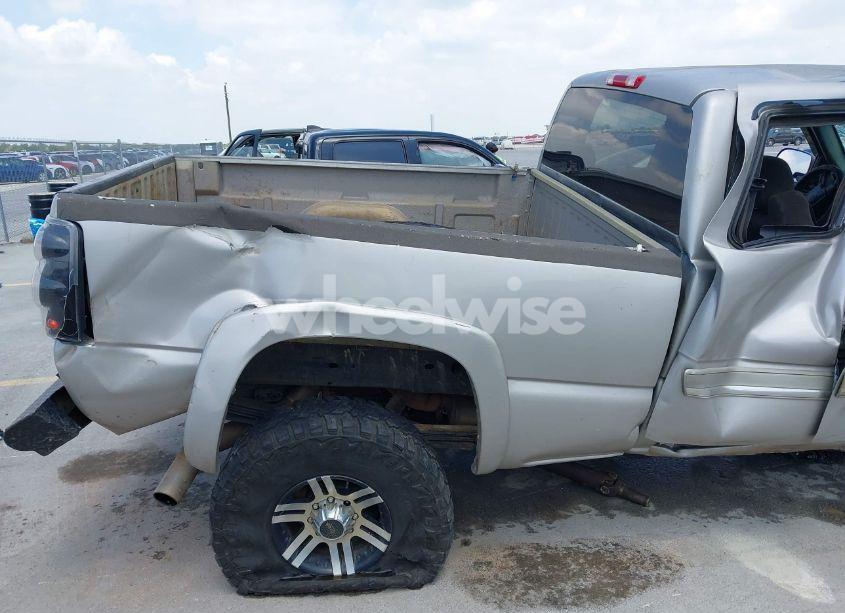 Photo 12 of 2004 Chevrolet Silverado 2500HD LS (VIN 1GCHC29U24E395495)