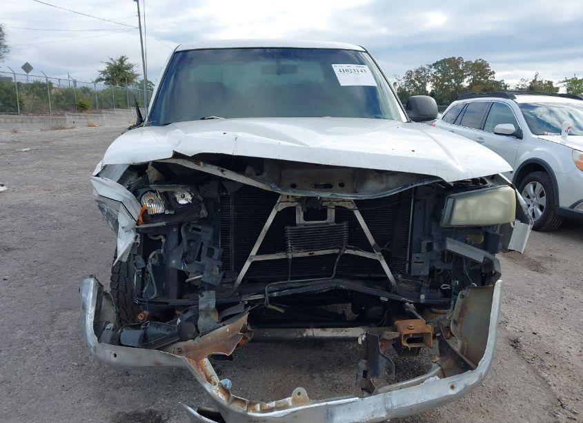 Photo 13 of 2003 Chevrolet Silverado 2500HD (VIN 1GCHC29U33E149523)