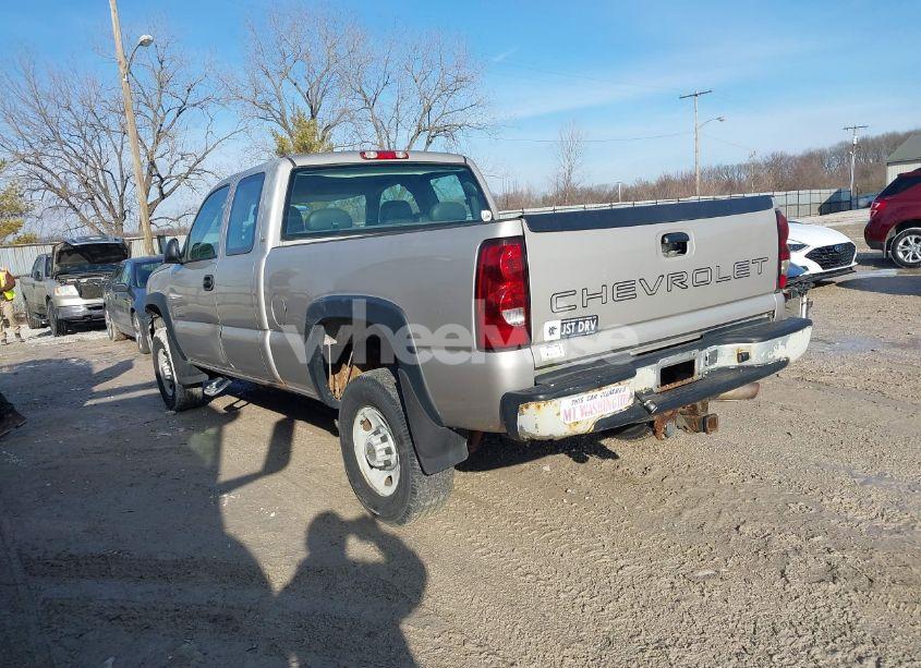 Photo 3 of 2004 Chevrolet Silverado 2500HD WORK TRUCK (VIN 1GCHC29U34E336116)