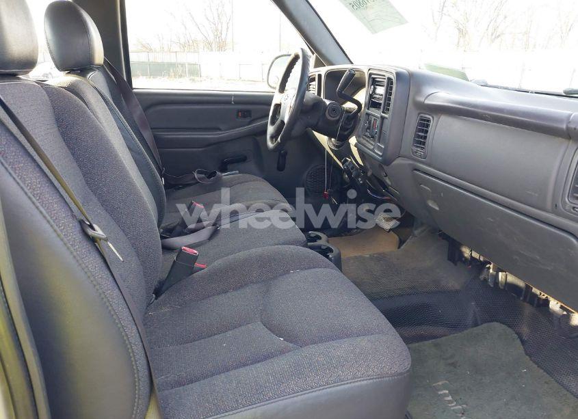 Photo 5 of 2004 Chevrolet Silverado 2500HD WORK TRUCK (VIN 1GCHC29U34E336116)