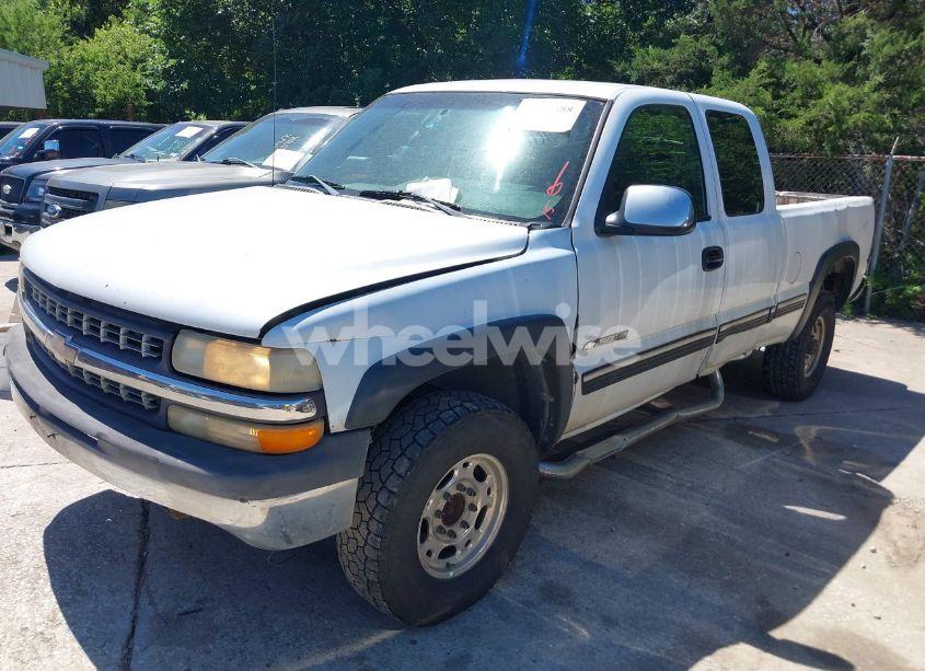 Photo 2 of 2001 Chevrolet Silverado 2500HD LS (VIN 1GCHC29U41E231001)