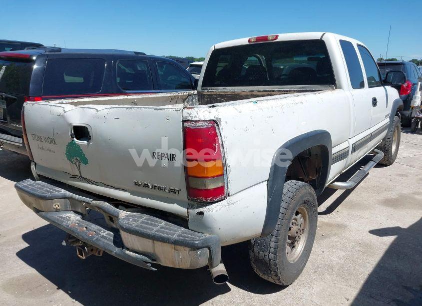 Photo 4 of 2001 Chevrolet Silverado 2500HD LS (VIN 1GCHC29U41E231001)