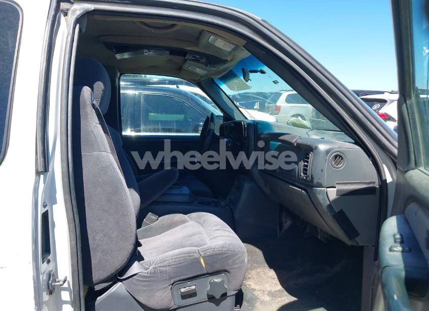 Photo 5 of 2001 Chevrolet Silverado 2500HD LS (VIN 1GCHC29U41E231001)