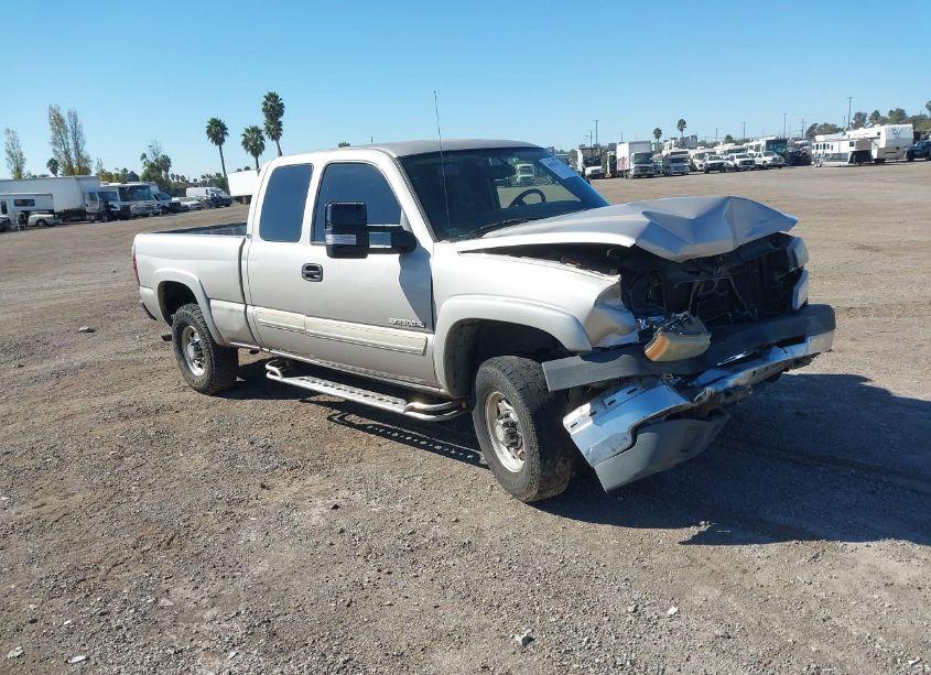 2004 Chevrolet Silverado 2500HD LS (VIN 1GCHC29U44E286861) main photo