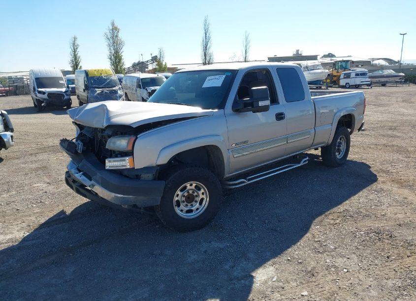 Photo 2 of 2004 Chevrolet Silverado 2500HD LS (VIN 1GCHC29U44E286861)