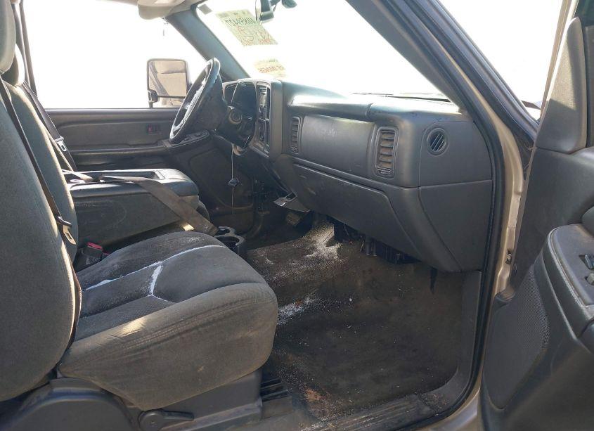 Photo 5 of 2004 Chevrolet Silverado 2500HD LS (VIN 1GCHC29U44E286861)