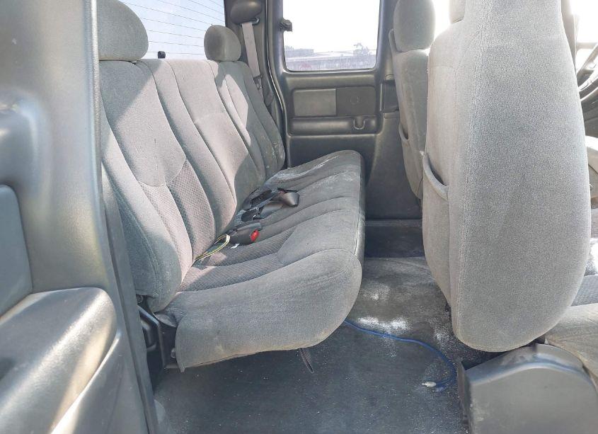 Photo 8 of 2004 Chevrolet Silverado 2500HD LS (VIN 1GCHC29U44E286861)