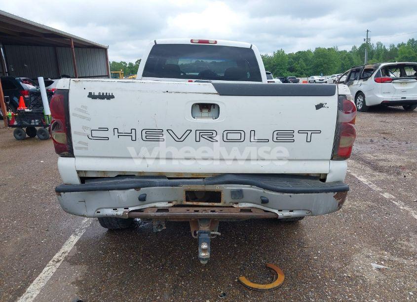 Photo 16 of 2004 Chevrolet Silverado C2500 HEAVY DUTY (VIN 1GCHC29U44E322371)