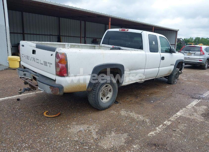 Photo 4 of 2004 Chevrolet Silverado C2500 HEAVY DUTY (VIN 1GCHC29U44E322371)