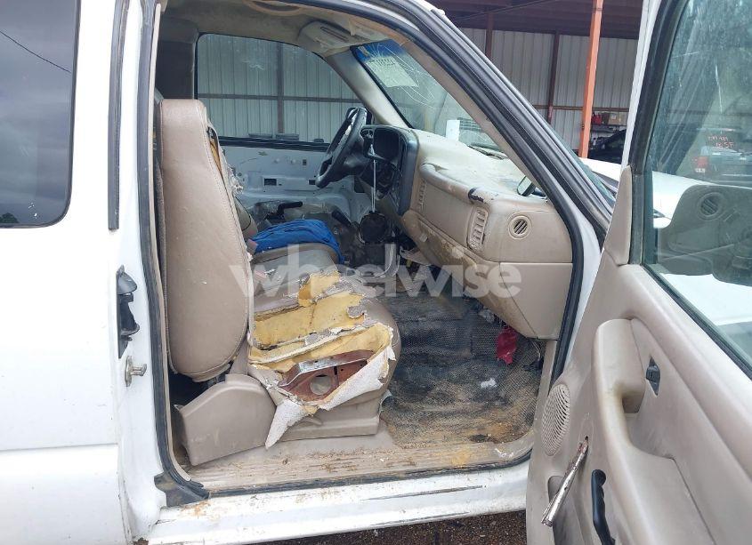 Photo 5 of 2004 Chevrolet Silverado C2500 HEAVY DUTY (VIN 1GCHC29U44E322371)