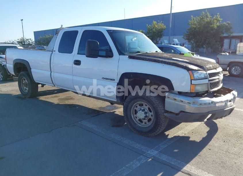 2005 Chevrolet Silverado 2500HD WORK TRUCK (VIN 1GCHC29U55E278107) main photo