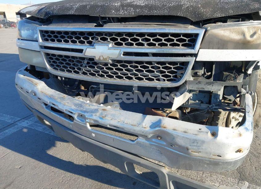 Photo 6 of 2005 Chevrolet Silverado 2500HD WORK TRUCK (VIN 1GCHC29U55E278107)