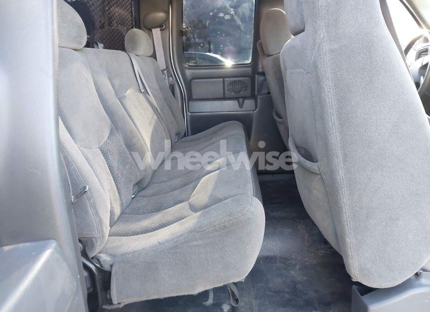 Photo 8 of 2005 Chevrolet Silverado 2500HD WORK TRUCK (VIN 1GCHC29U55E278107)