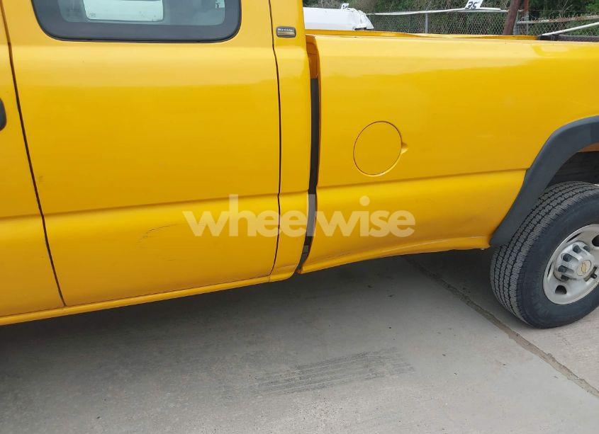 Photo 12 of 2005 Chevrolet Silverado 2500HD WORK TRUCK (VIN 1GCHC29U65E236125)