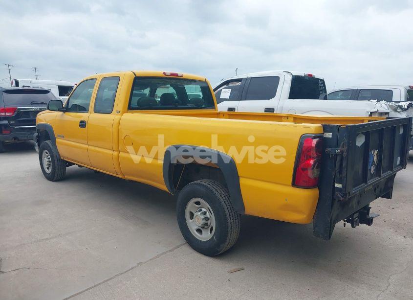 Photo 3 of 2005 Chevrolet Silverado 2500HD WORK TRUCK (VIN 1GCHC29U65E236125)