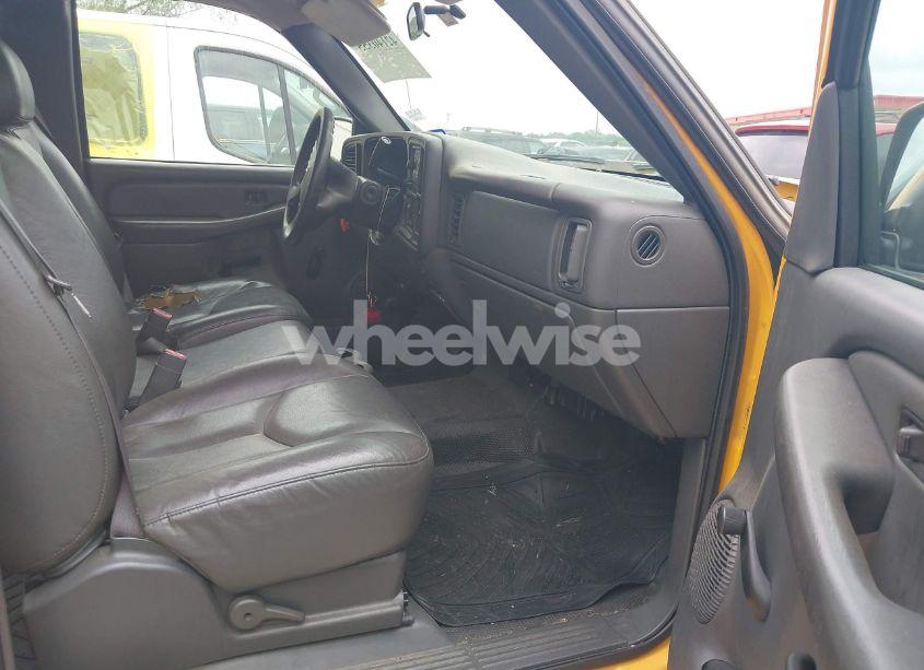 Photo 5 of 2005 Chevrolet Silverado 2500HD WORK TRUCK (VIN 1GCHC29U65E236125)