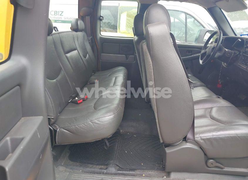 Photo 8 of 2005 Chevrolet Silverado 2500HD WORK TRUCK (VIN 1GCHC29U65E236125)