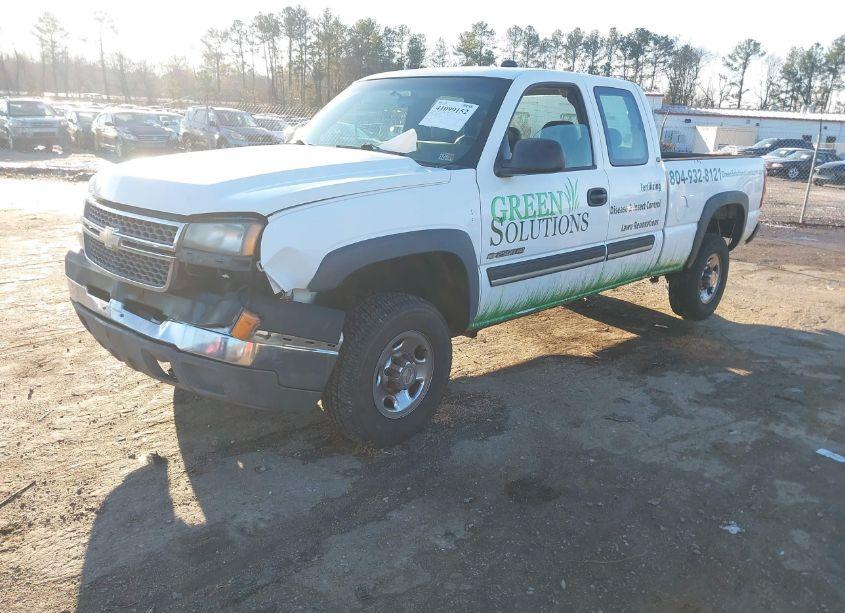 Photo 2 of 2005 Chevrolet Silverado 2500HD (VIN 1GCHC29U65E254320)