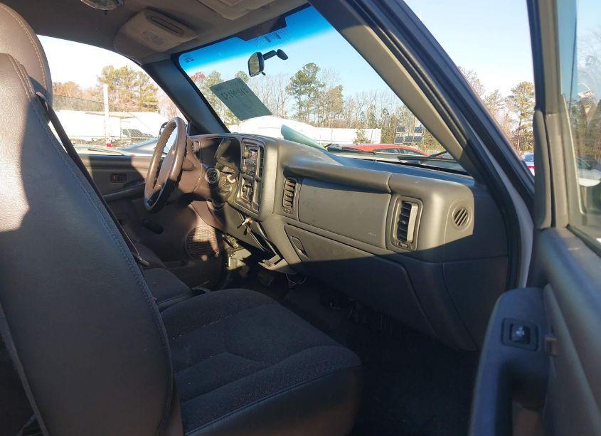 Photo 5 of 2005 Chevrolet Silverado 2500HD (VIN 1GCHC29U65E254320)