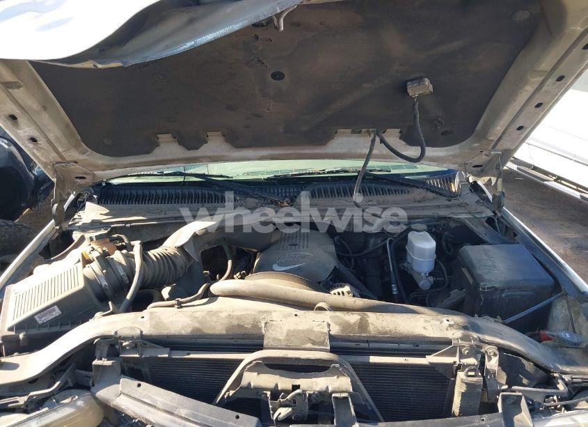 Photo 10 of 2002 Chevrolet Silverado 2500HD (VIN 1GCHC29U72E103692)