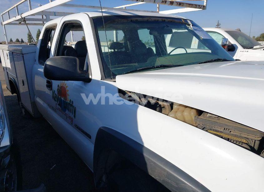 Photo 13 of 2002 Chevrolet Silverado 2500HD (VIN 1GCHC29U72E103692)