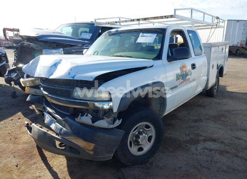 Photo 2 of 2002 Chevrolet Silverado 2500HD (VIN 1GCHC29U72E103692)