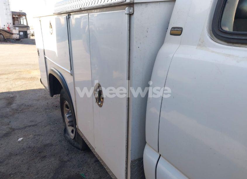 Photo 20 of 2002 Chevrolet Silverado 2500HD (VIN 1GCHC29U72E103692)