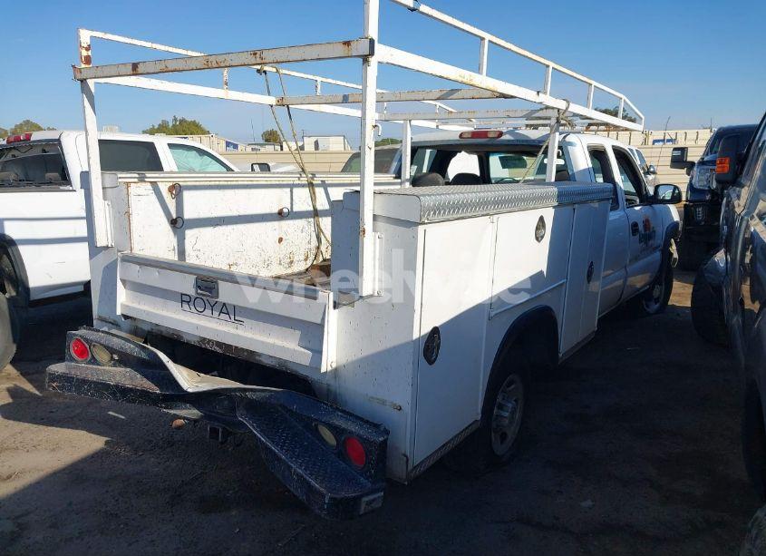 Photo 4 of 2002 Chevrolet Silverado 2500HD (VIN 1GCHC29U72E103692)