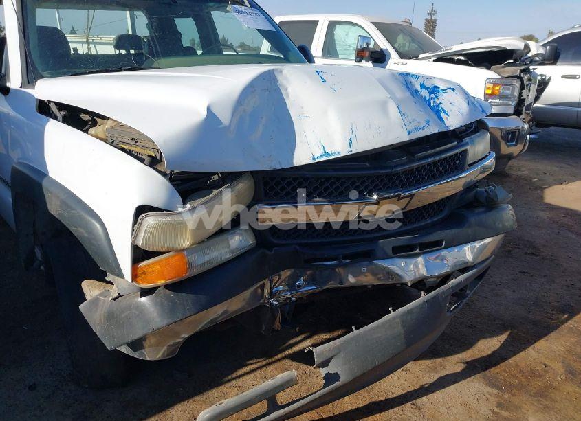 Photo 6 of 2002 Chevrolet Silverado 2500HD (VIN 1GCHC29U72E103692)