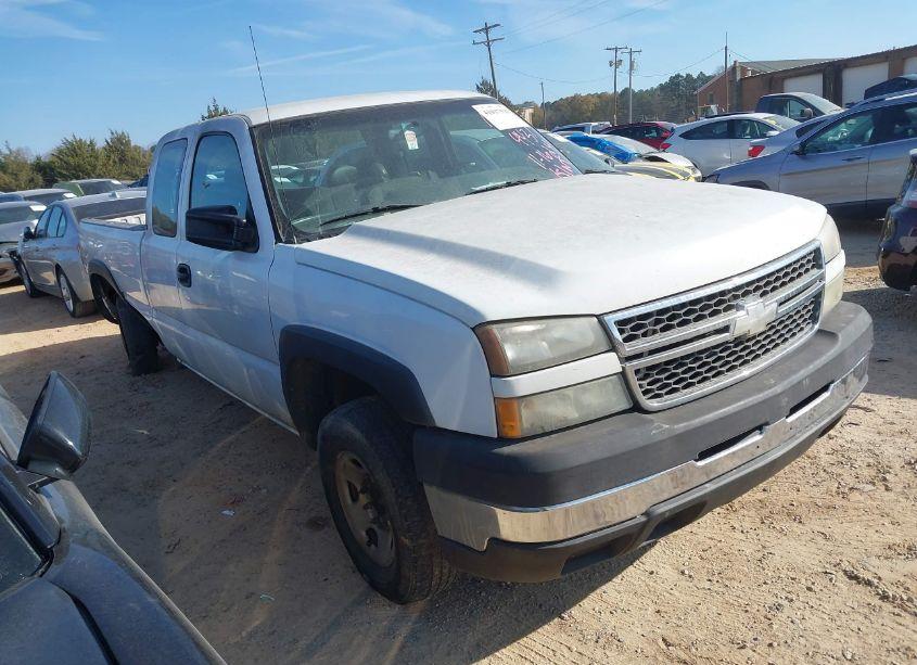 2005 Chevrolet Silverado 2500HD WORK TRUCK (VIN 1GCHC29U75E134431) main photo