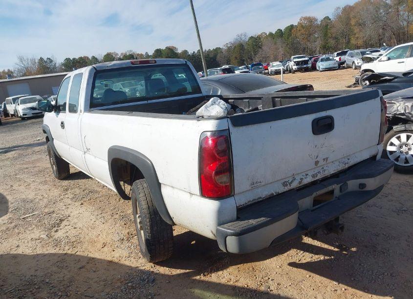 Photo 3 of 2005 Chevrolet Silverado 2500HD WORK TRUCK (VIN 1GCHC29U75E134431)