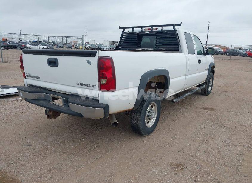 Photo 4 of 2003 Chevrolet Silverado 2500HD (VIN 1GCHC29U93E198810)