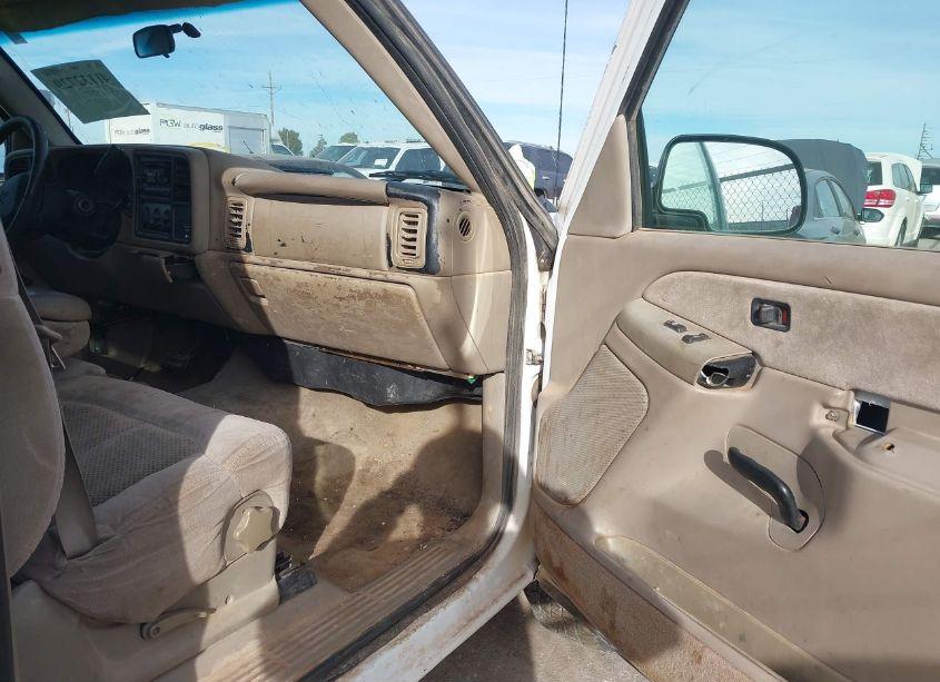 Photo 5 of 2002 Chevrolet Silverado 2500HD LS (VIN 1GCHC29UX2E263257)