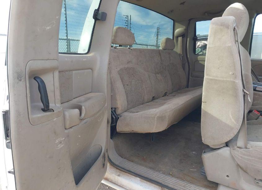 Photo 8 of 2002 Chevrolet Silverado 2500HD LS (VIN 1GCHC29UX2E263257)