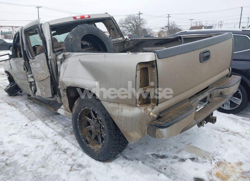 Photo 3 of 2002 Chevrolet Silverado 2500HD LS (VIN 1GCHC29UX2E263789)