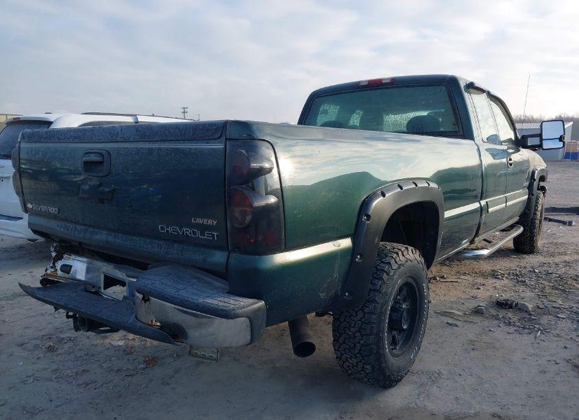 Photo 4 of 2005 Chevrolet Silverado 2500HD LS (VIN 1GCHC29UX5E120331)