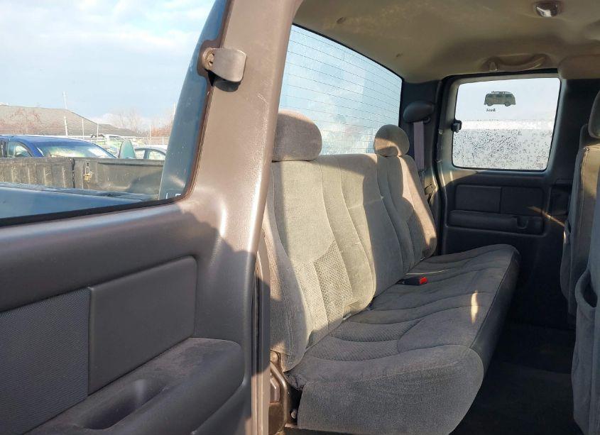 Photo 8 of 2005 Chevrolet Silverado 2500HD LS (VIN 1GCHC29UX5E120331)