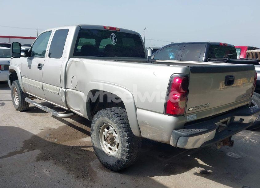 Photo 3 of 2005 Chevrolet Silverado 2500HD LS (VIN 1GCHC29UX5E206741)