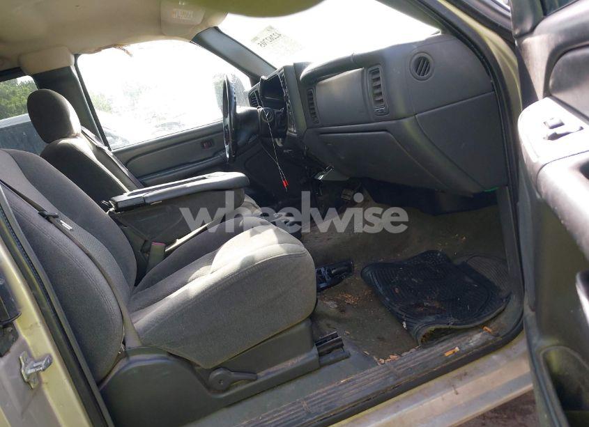 Photo 5 of 2005 Chevrolet Silverado 2500HD LS (VIN 1GCHC29UX5E206741)