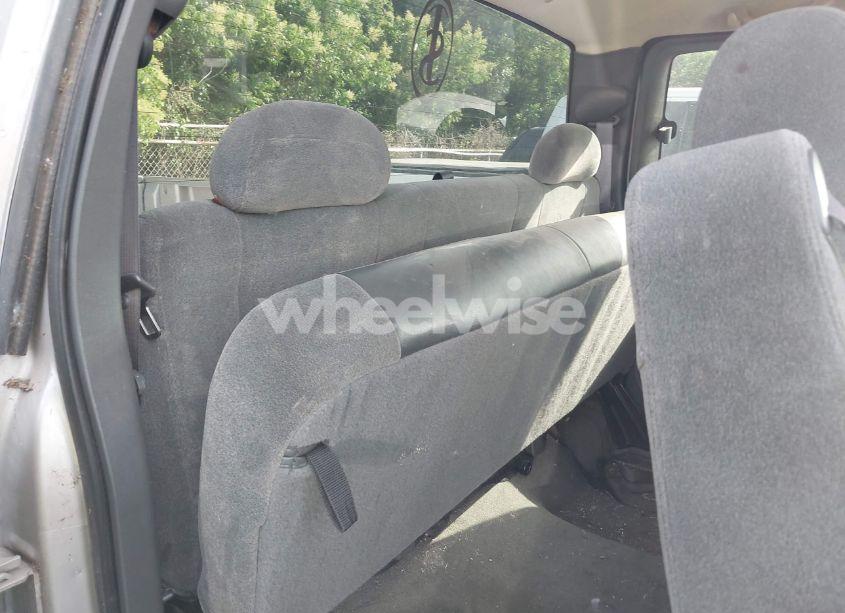 Photo 8 of 2005 Chevrolet Silverado 2500HD LS (VIN 1GCHC29UX5E206741)