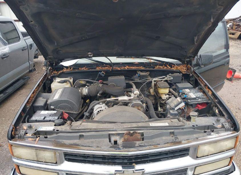 Photo 10 of 2000 Chevrolet C3500 (VIN 1GCHC33R0YF435163)
