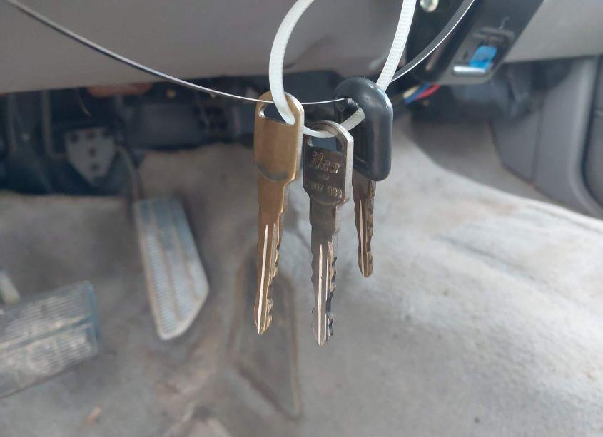 Photo 11 of 2000 Chevrolet C3500 (VIN 1GCHC33R0YF435163)