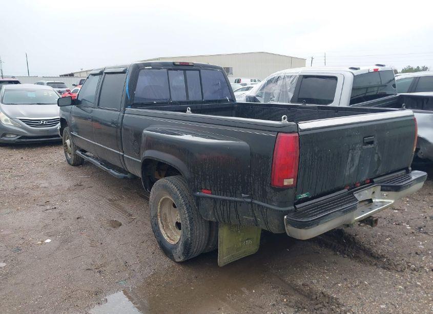 Photo 3 of 2000 Chevrolet C3500 (VIN 1GCHC33R0YF435163)