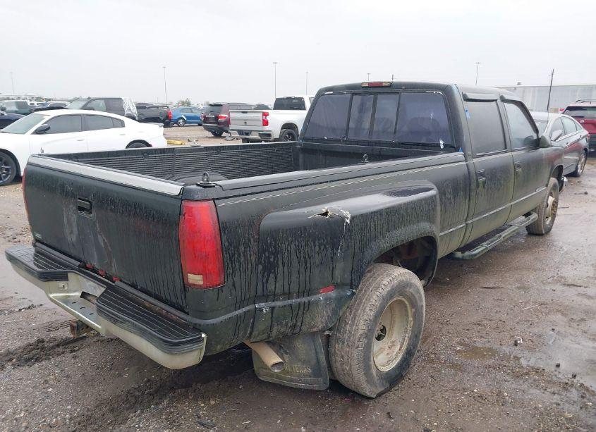 Photo 4 of 2000 Chevrolet C3500 (VIN 1GCHC33R0YF435163)