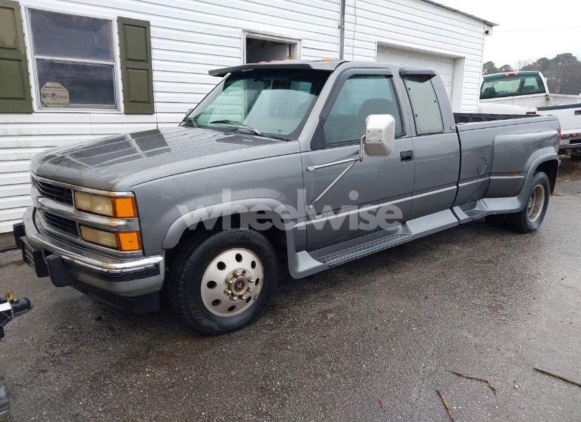 Photo 2 of 1994 Chevrolet Gmt-400 C3500 (VIN 1GCHC39F3RE148677)
