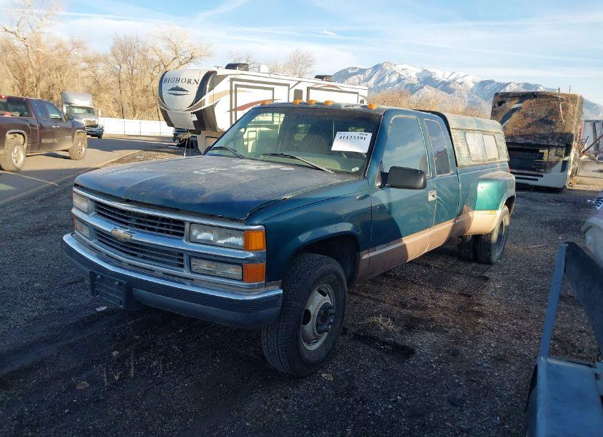 Photo 2 of 1996 Chevrolet Gmt-400 C3500 (VIN 1GCHC39J8TE229136)