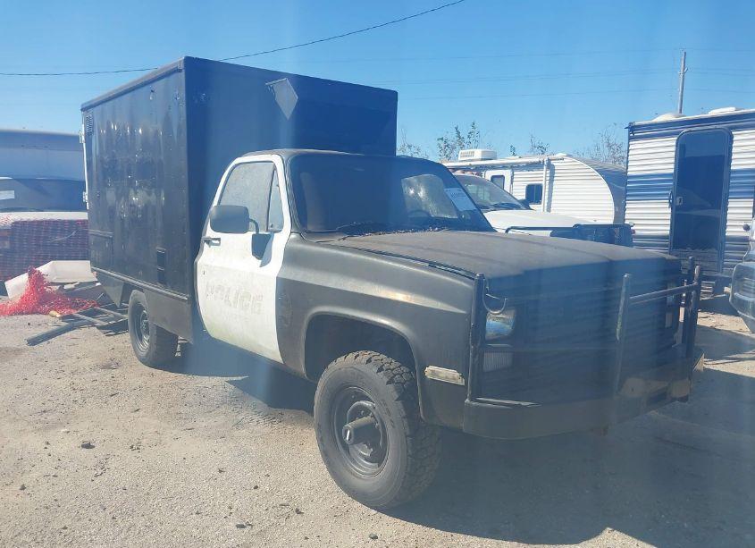 1984 Chevrolet D30 MILITARY POSTAL UNIT (VIN 1GCHD34JXEF344337) main photo