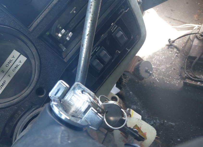 Photo 11 of 1984 Chevrolet D30 MILITARY POSTAL UNIT (VIN 1GCHD34JXEF344337)