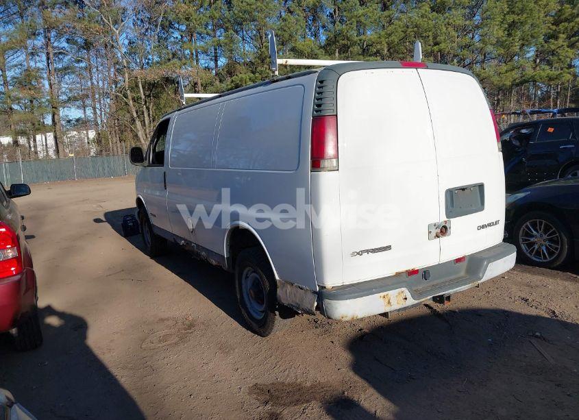 Photo 3 of 2001 Chevrolet Express (VIN 1GCHG35R211127920)