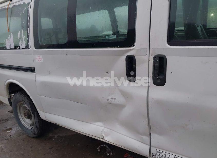 Photo 18 of 2000 Chevrolet Express (VIN 1GCHG35R7Y1144190)